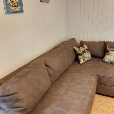 Apartmani Banina Ika Esterno foto