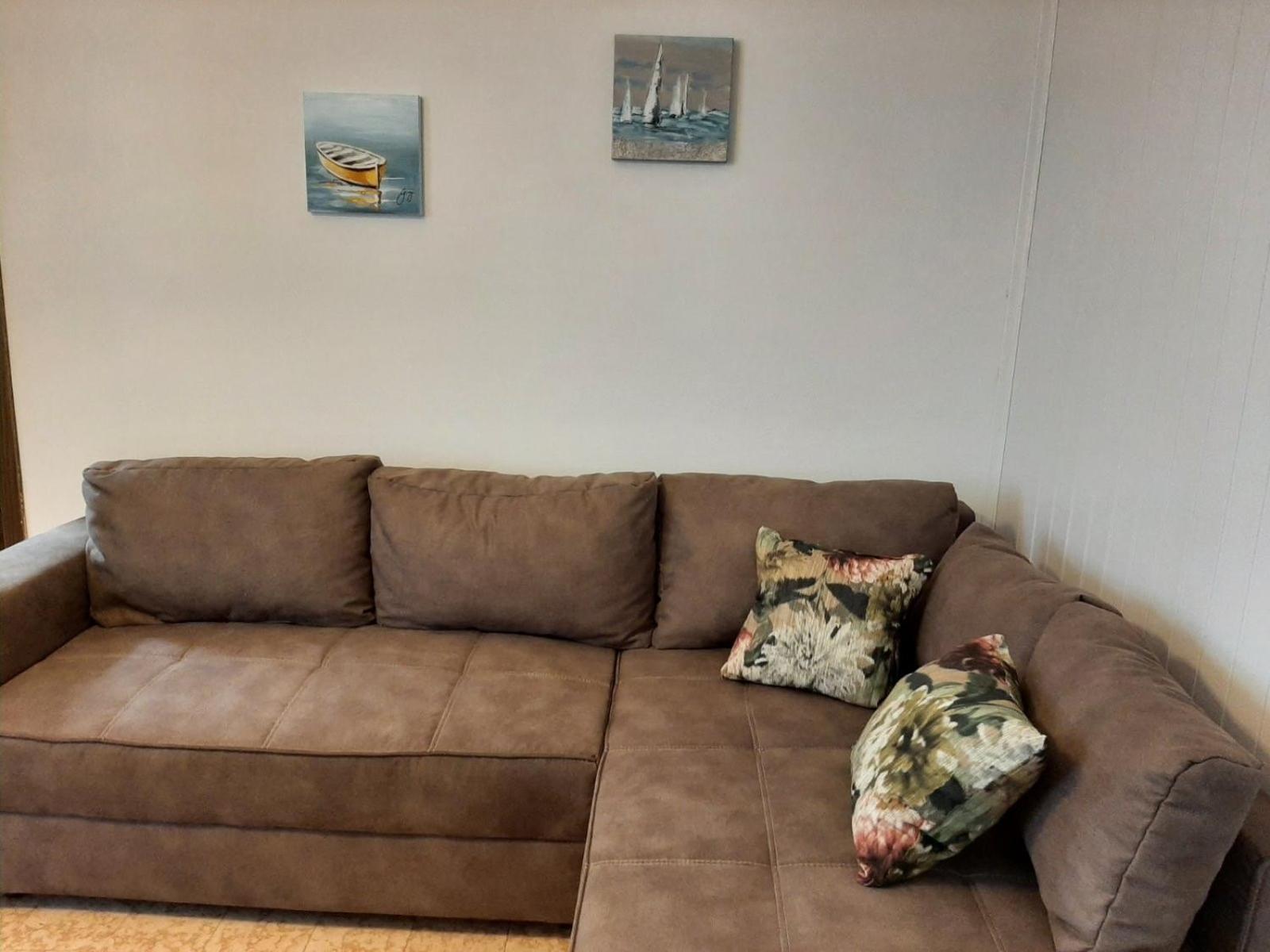 Apartmani Banina Ika Esterno foto