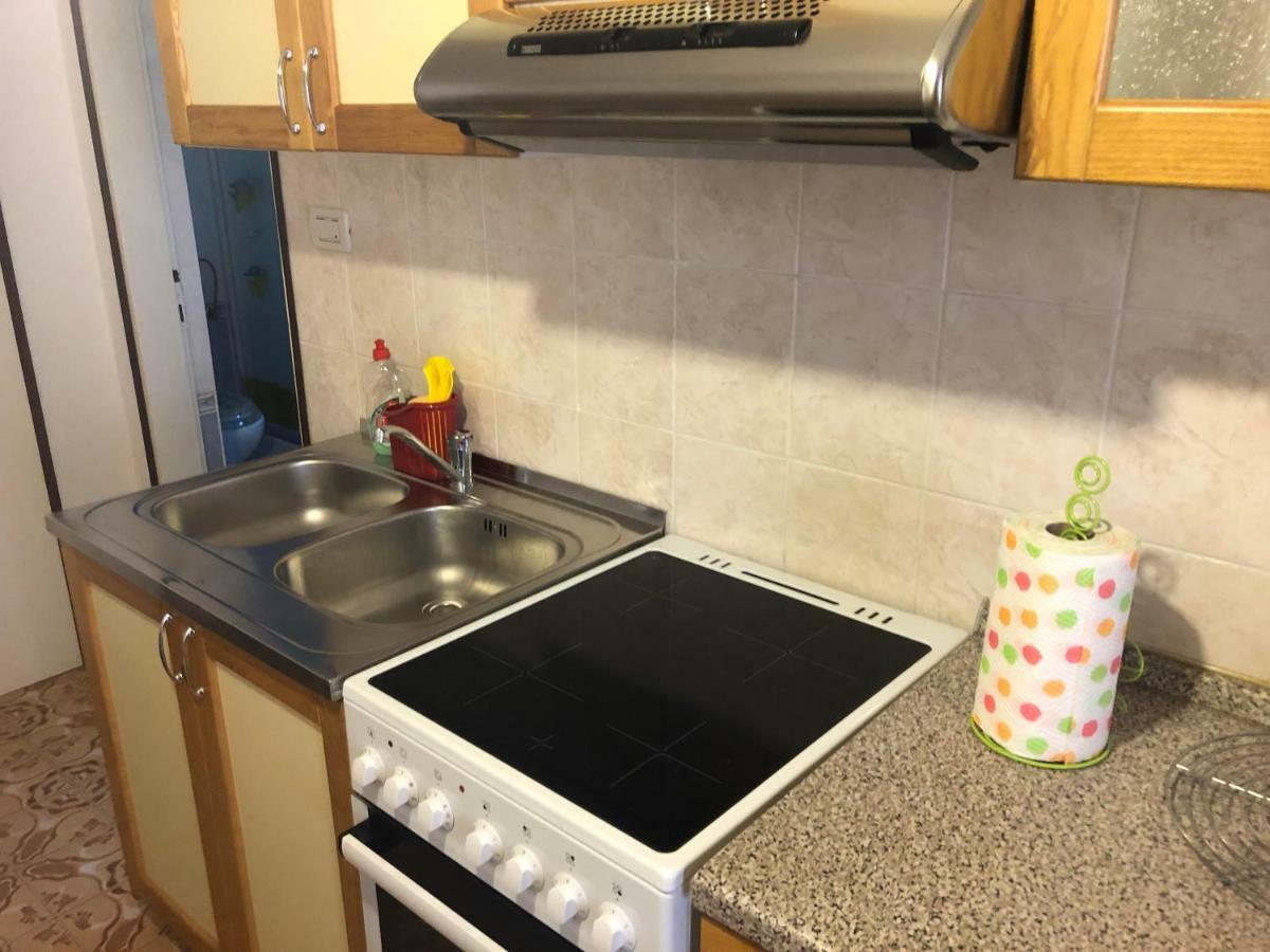 Apartmani Banina Ika Esterno foto