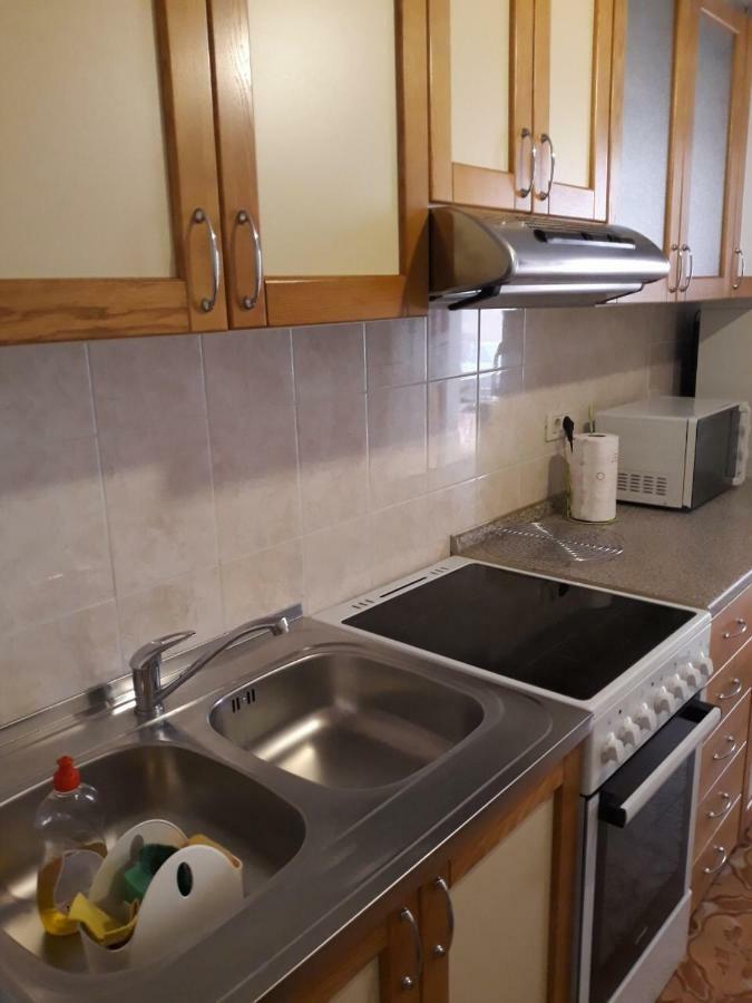 Apartmani Banina Ika Esterno foto