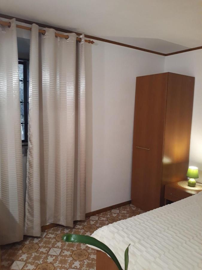 Apartmani Banina Ika Esterno foto